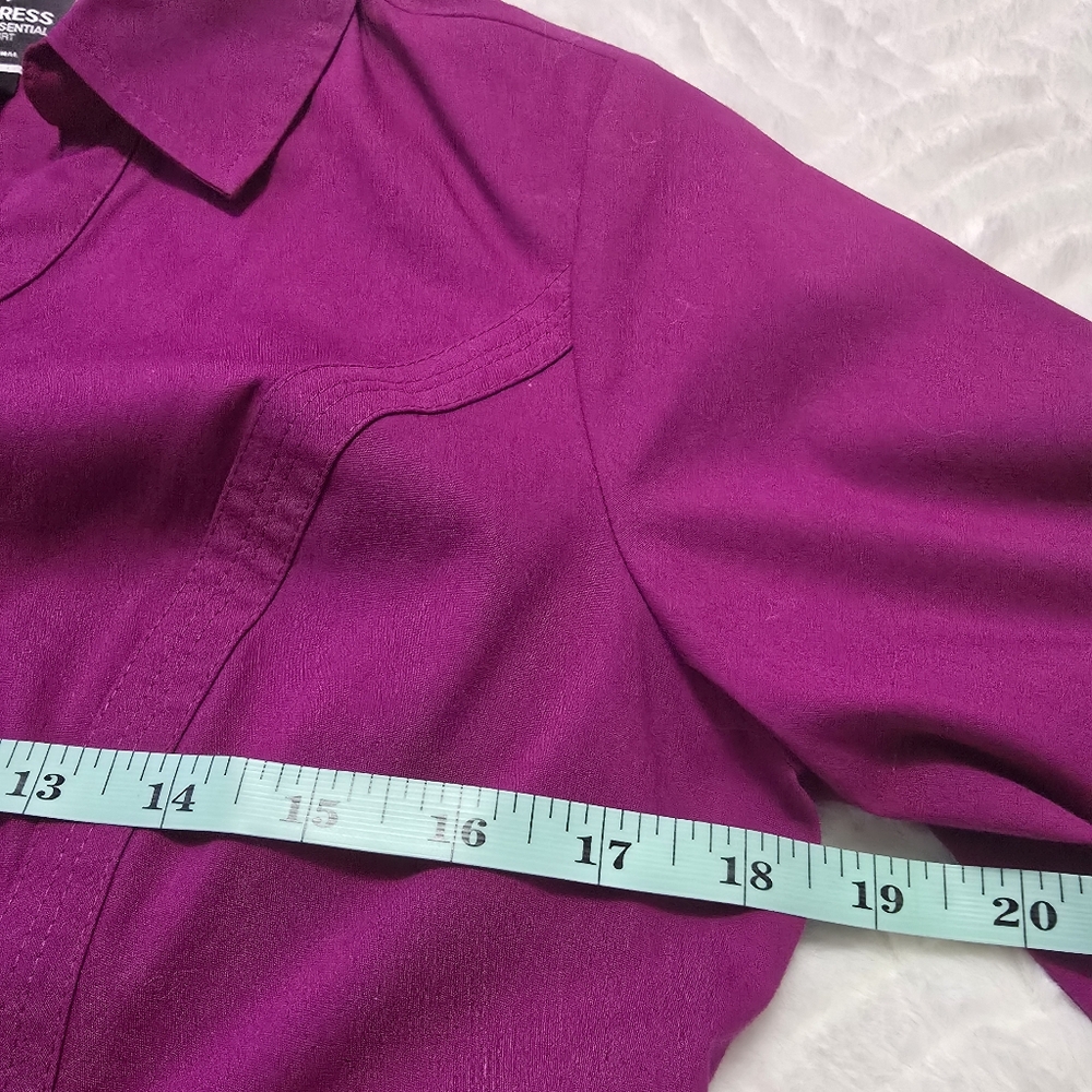 EXPRESS The Essential Women's Button-Up Shirt. Purple. Size M - Picture 3 of 10